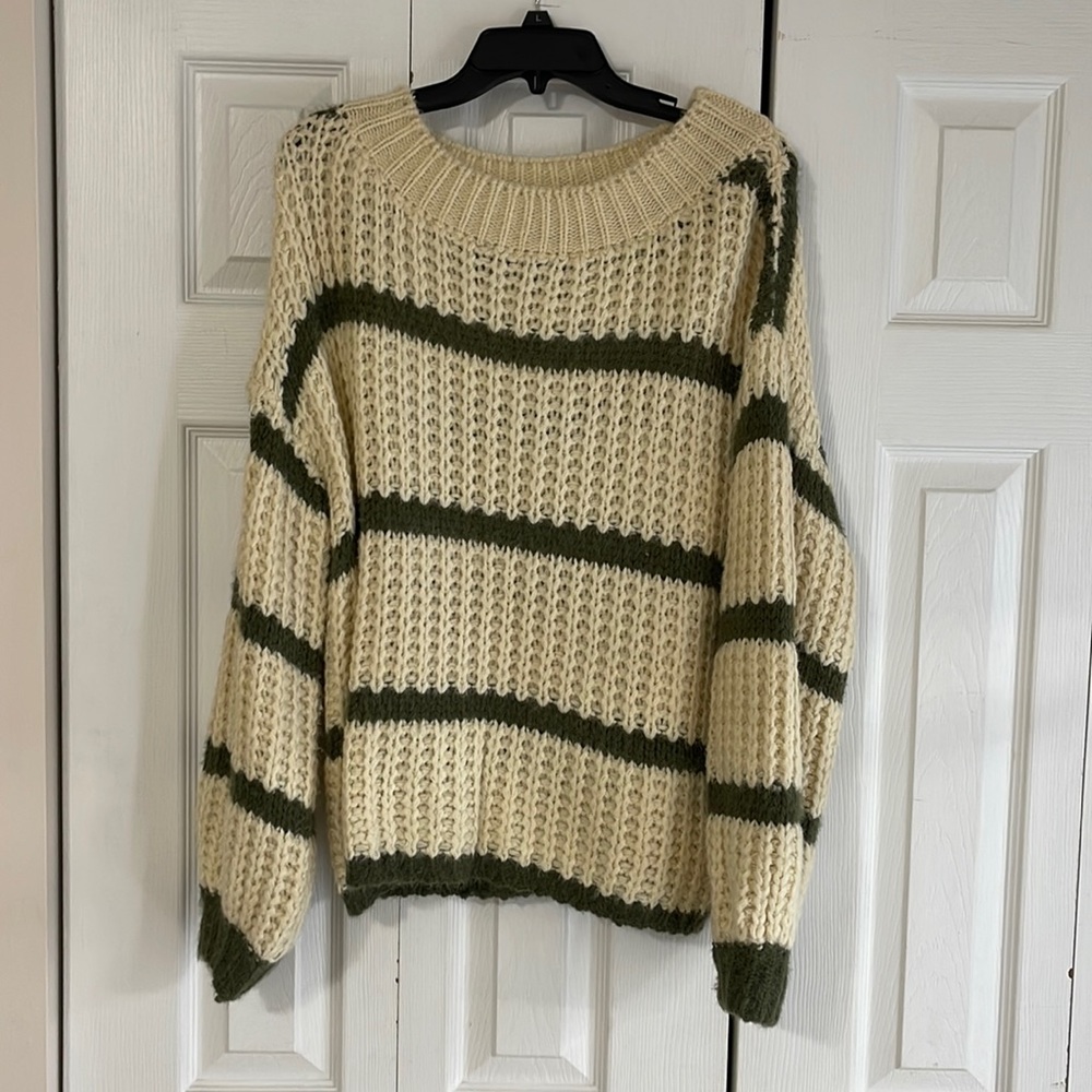 Rose and Remington side small oversized sweater